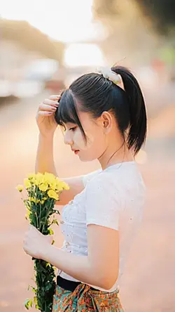 မြန်မာဆန်ဆန်လေး