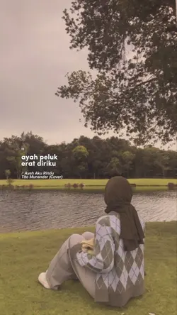 Ayah peluk erat diri