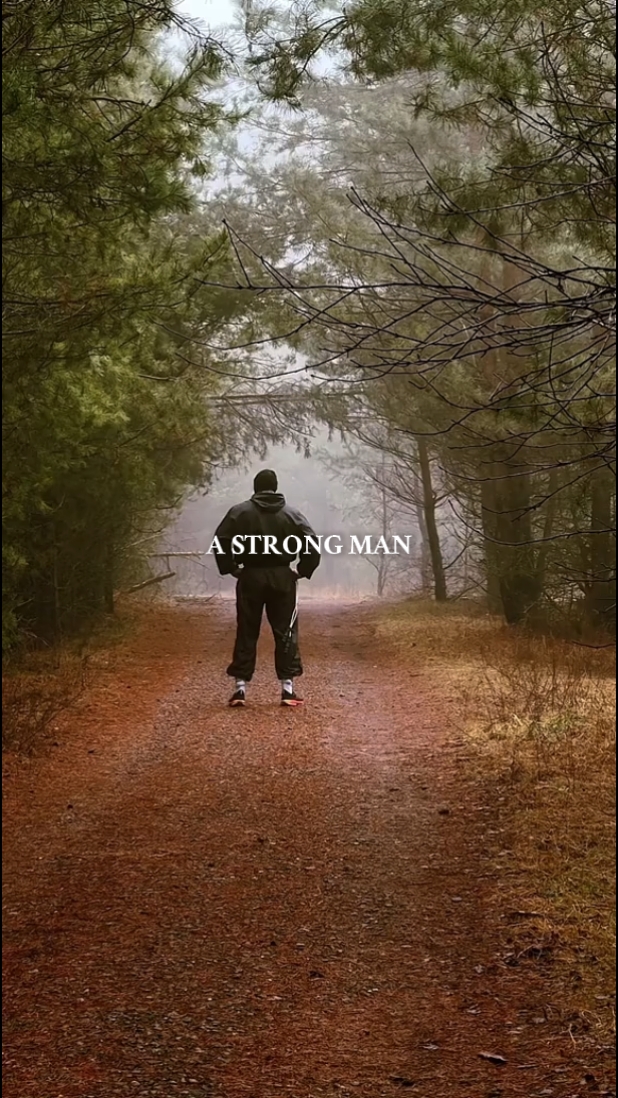 UN HOMBRE FUERTE