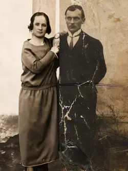 Old photo restoratio