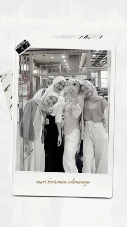 mari berteman selama