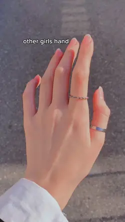Other girls hand vs 