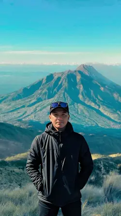 Background Gunung