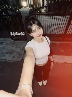 လူ့ဘဝကြီးအလယ်