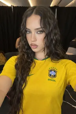 jeune belle latina