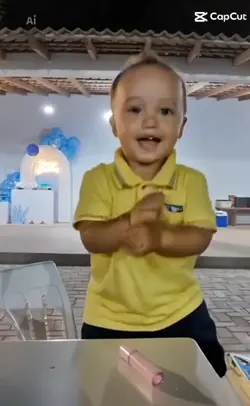 bebê dançando 