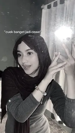 cuek bgt jadi cewe