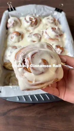 making cinnamol roll