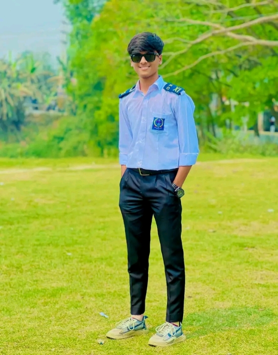 ভদ্র ছেলেটাই আমি