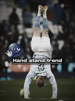 Hand stand trend 😱