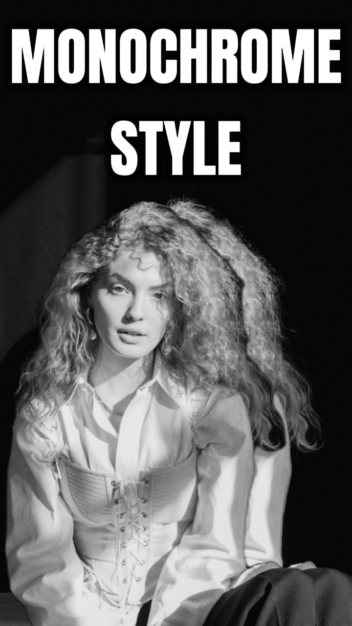 TikTok Tarzında Siyah Beyaz Giyim Ürün Gösterimi