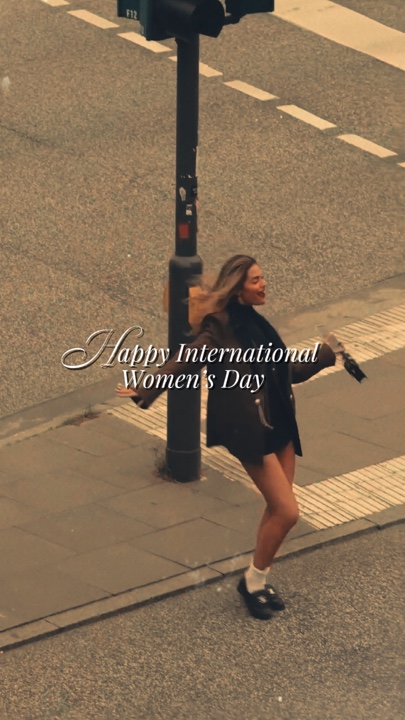 Happy woman’s da