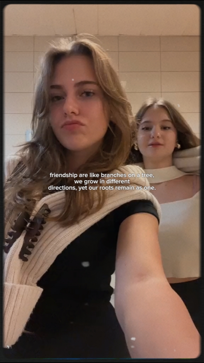 friendship moment