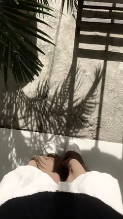 Foto sepatu estetik