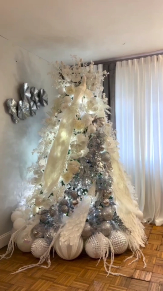 Beyaz Noel ağacı