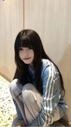 事实是我难过的时候只想要一辆车和一亿现金