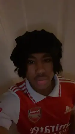 dont leave my side😩