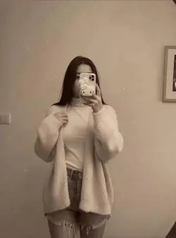 Mirror-selfie vintage pentru photo-dump