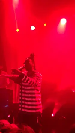 Luidji-néons rouges