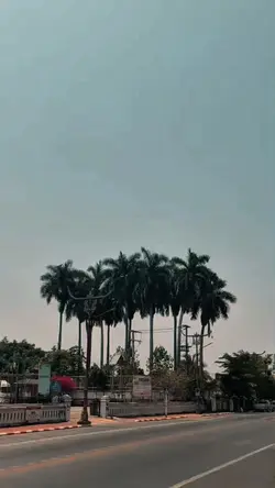 อย่าพยายามเชื่อใจ🙂
