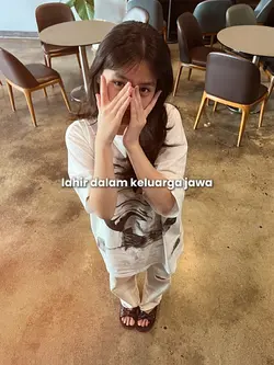 lahir dalam keluarga