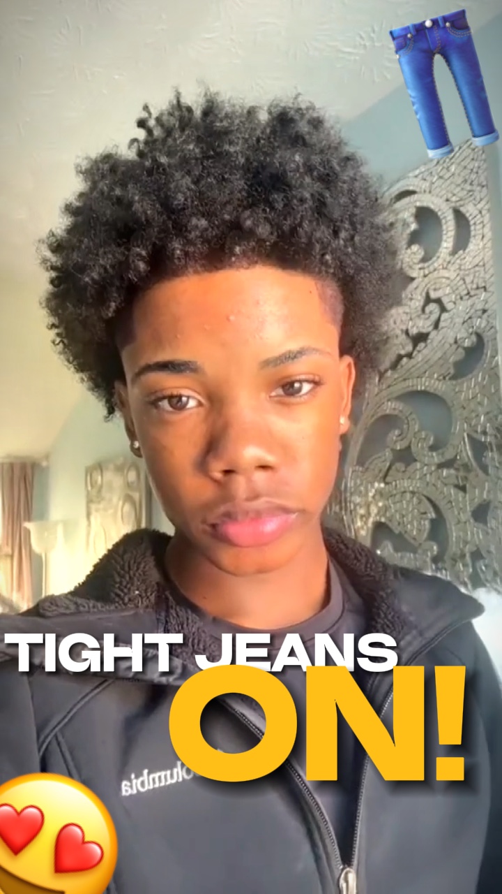 TIGHT JEANS ON👖😍