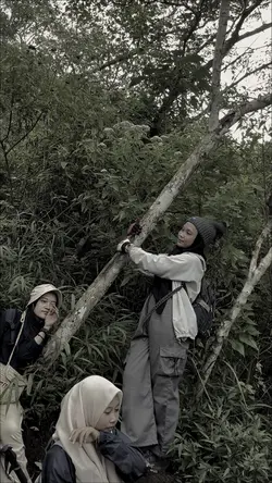 Hitam Putih Berwarna