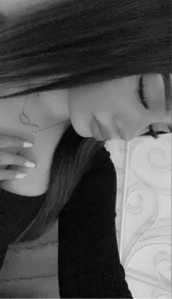 the pic isn’t mee x