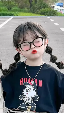 2 ẢNH EM BÉ CUTE
