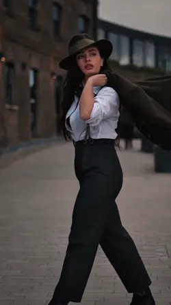 FASHION—MODEL 🔥