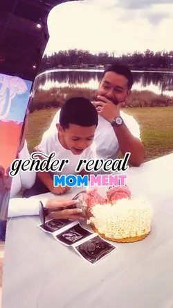 genderreveal moment