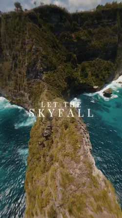 Skyfall X Aot