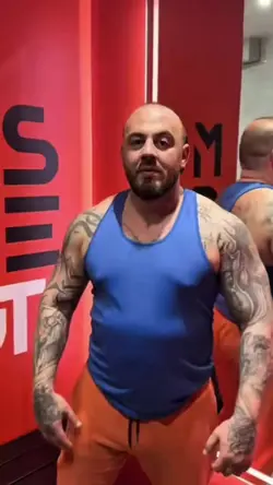 Adaugă 2 clipuri