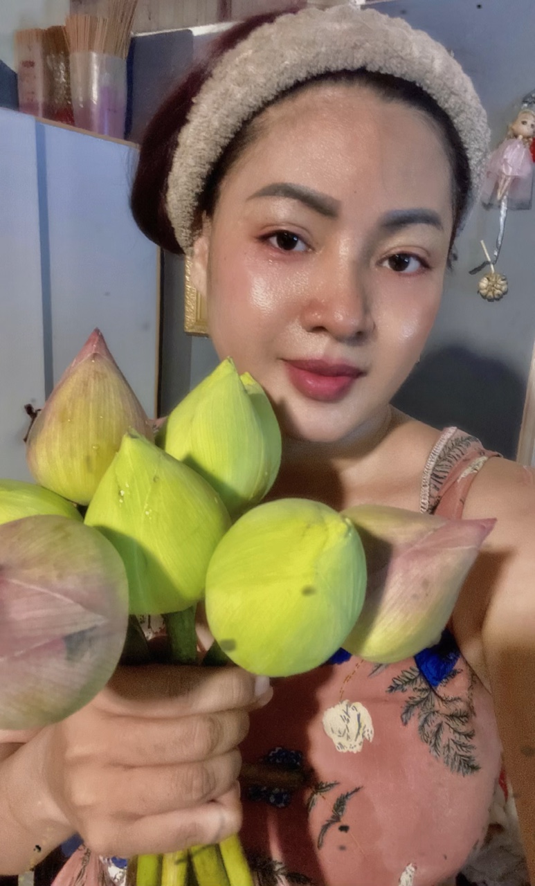 ស្តាប់ព្រះធម៌