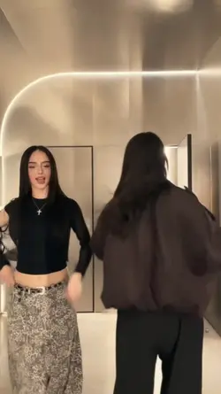 FREAKED OUT SLOWMO