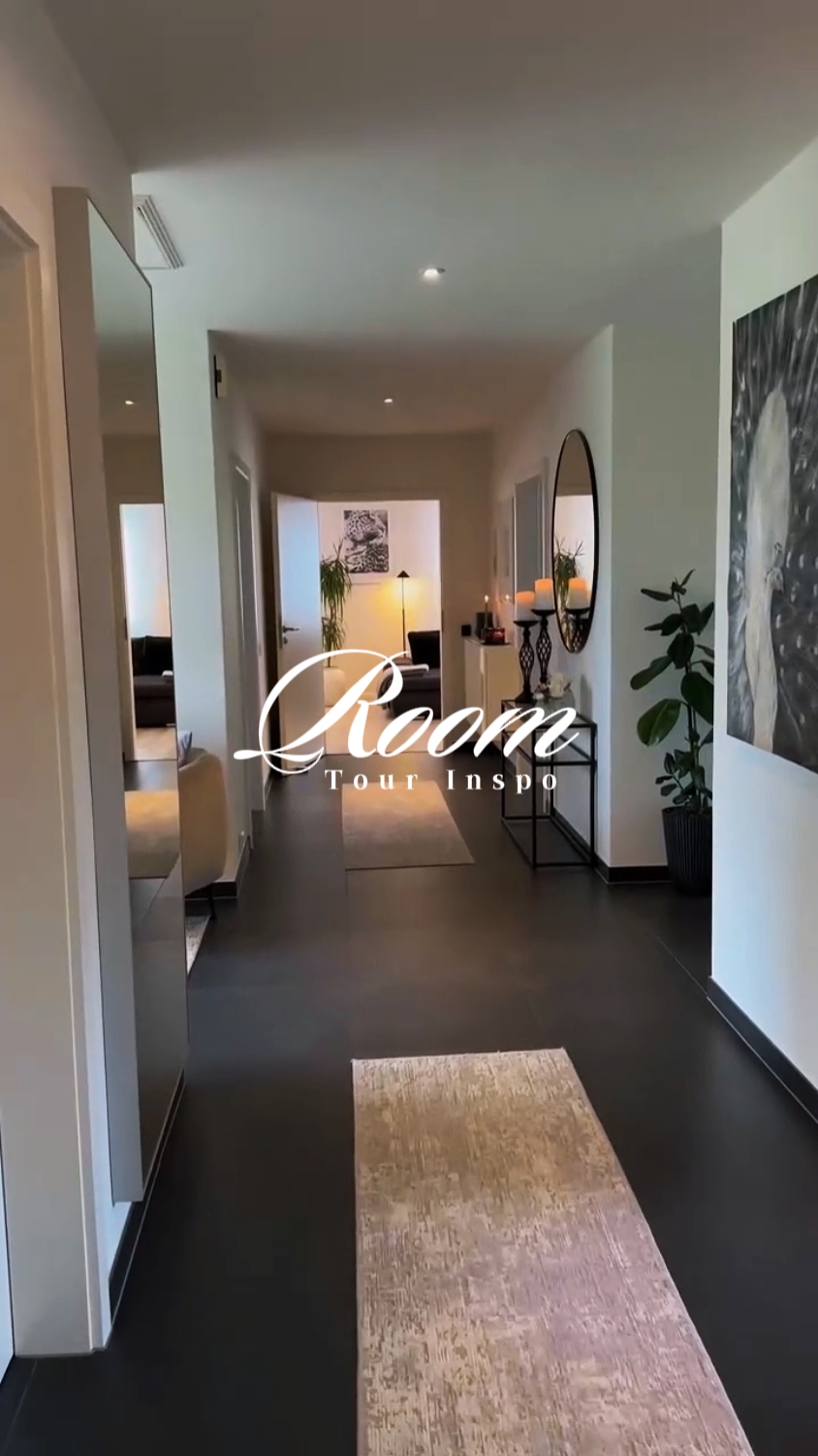 ROOM TOUR