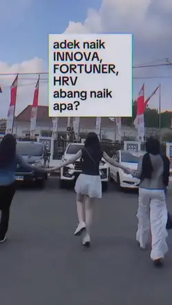 Adek naik fortuner