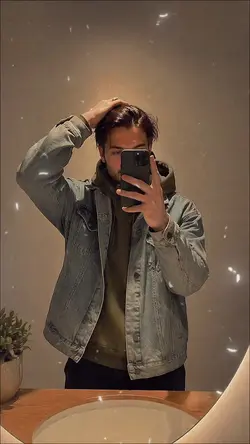 Anlık Pozlar — Enerjik Selfie Kolajı