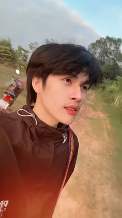 อย่าให้เขาฮู้เด้อ