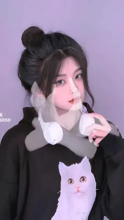 bom wow x Girls like