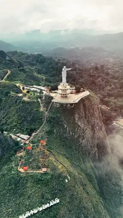 drone cinematic awan