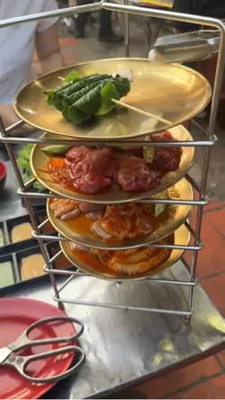 Đi tùm lum ăn nhiều