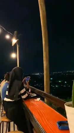 prank teman di cafe 