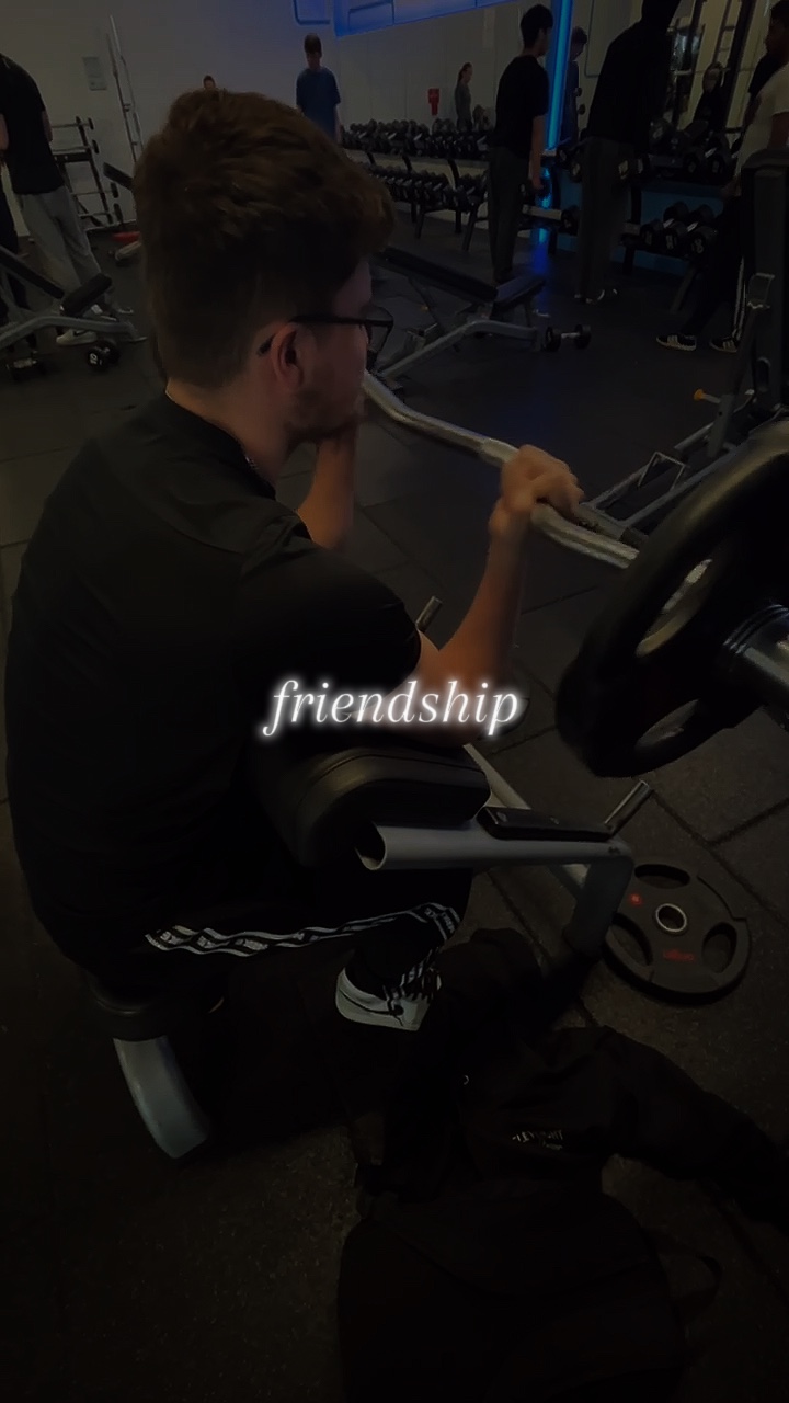 Strong Friendships>>