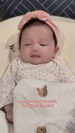 mẫu em bé cute