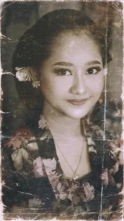 Old 90s - NyidamSari