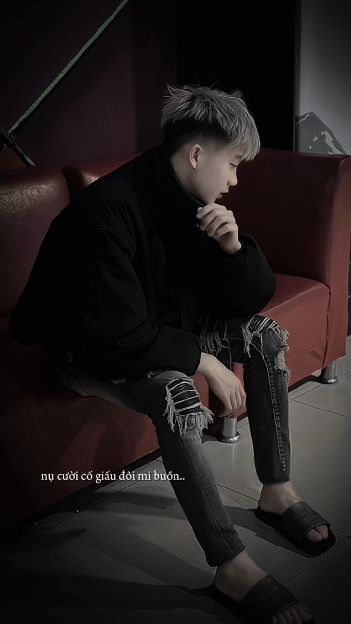 Nụ cười cố giấu đôi 