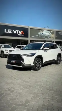 White SUV: Quick Sale Reel