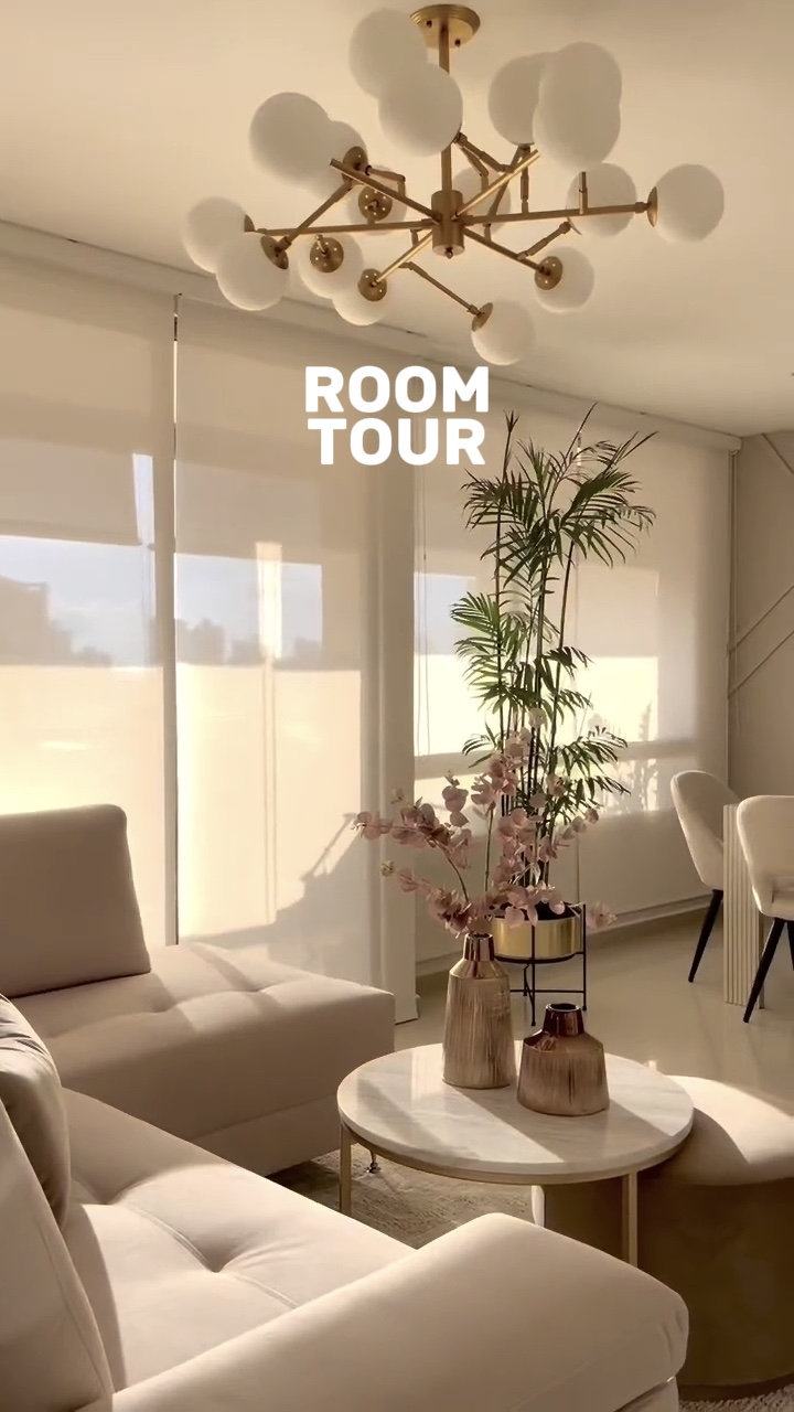 ROOM TOUR