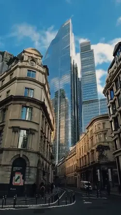 City vlog aesthetic